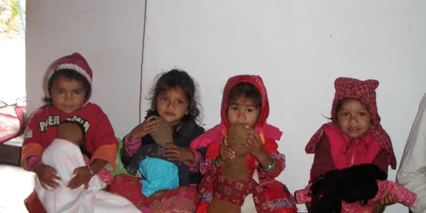 Sapana Nepal - EDC - kids with puppets